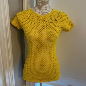 Agnes b. Paris yellow sweater size small